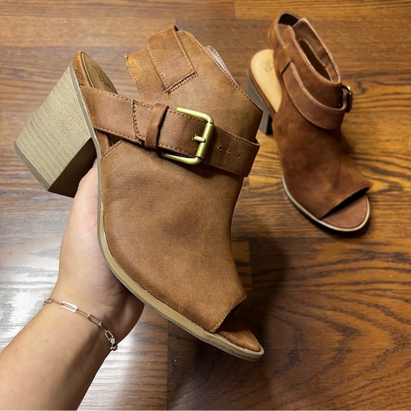 Peep Toe Brown Buckled Bootie size 8.5 - Picture 1 of 12